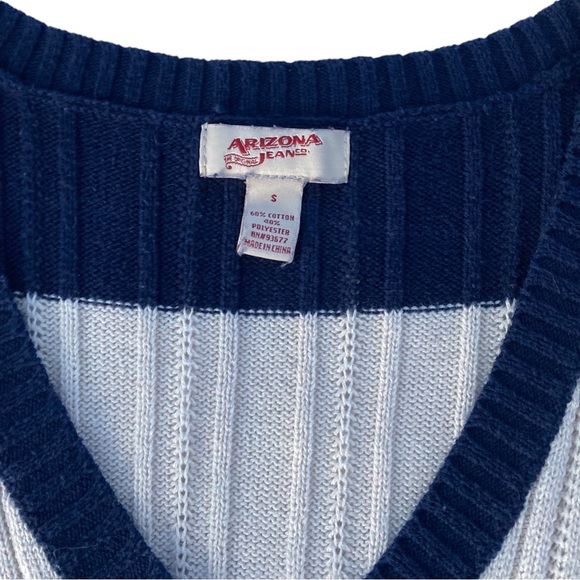 Arizona Jean Co V-neck Cable Knit Sweater - Picture 3 of 3